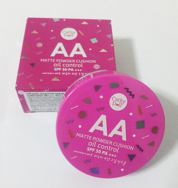 АА-кушон из Тайланда SPF50 PA+++ с контролем жирности кожи от Cathy Doll AA Matte Powder Cushion #23 оттенок натуральный бежевый купить в Москве